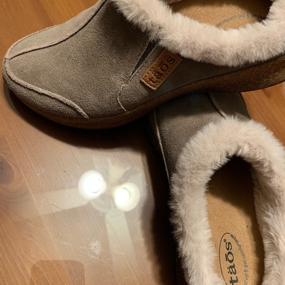 Taos brand slide on shoes. Size 7 - Picture 7 of 7